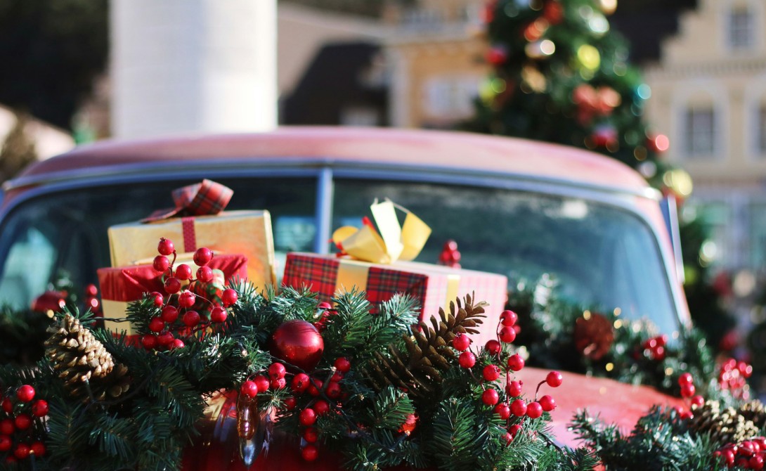 12 Great Gift Ideas for Car Lovers This Christmas TopReg