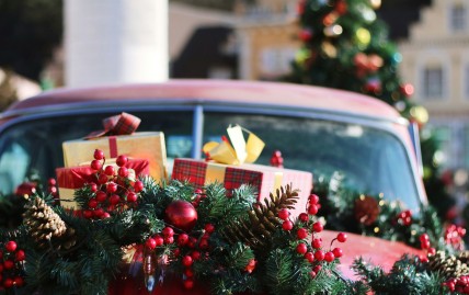 Struggling for ideas? 12 Great Gift Ideas for Car Lovers This Christmas